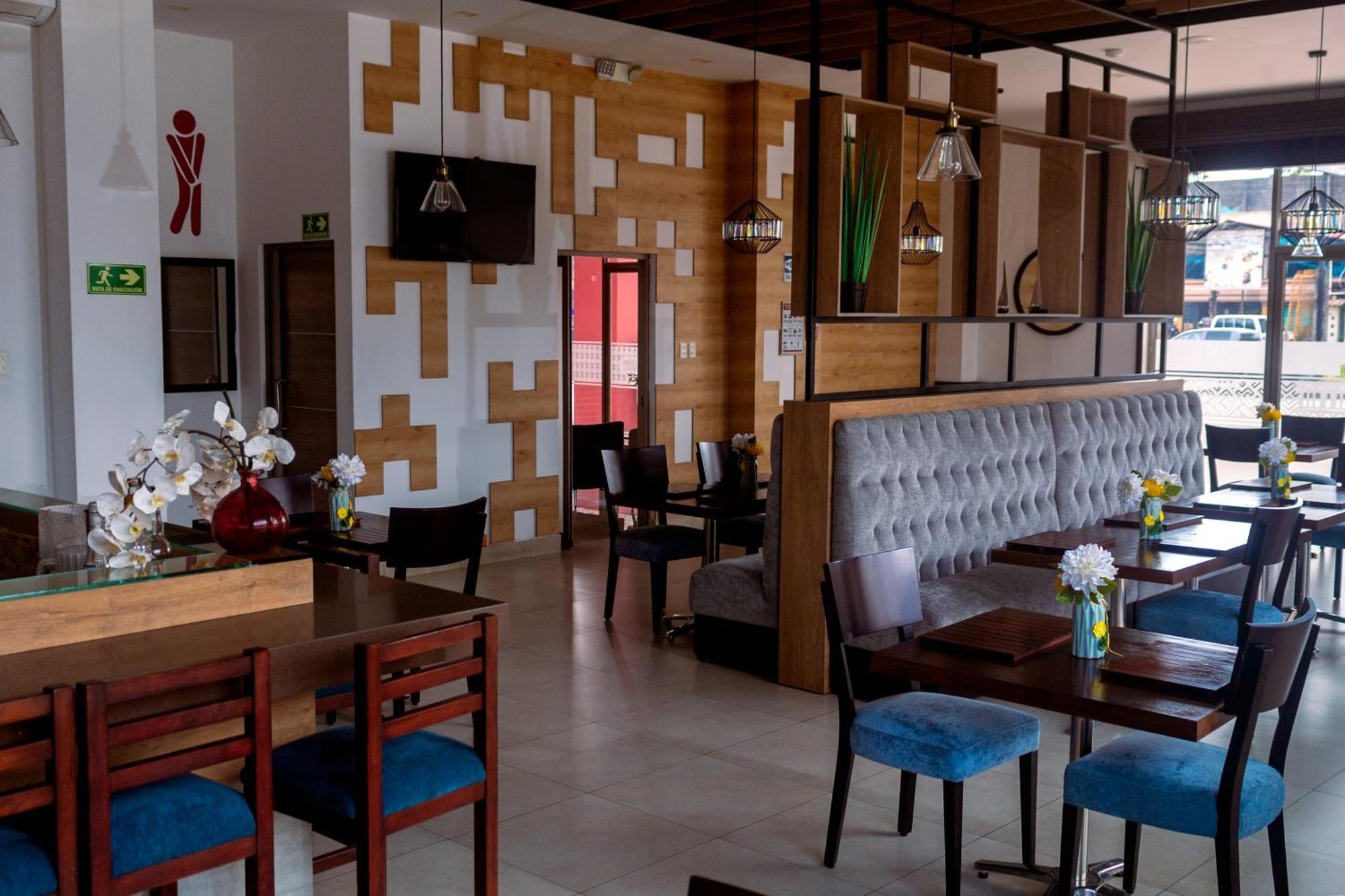 Zafra'S Hotel La Troncal Ngoại thất bức ảnh